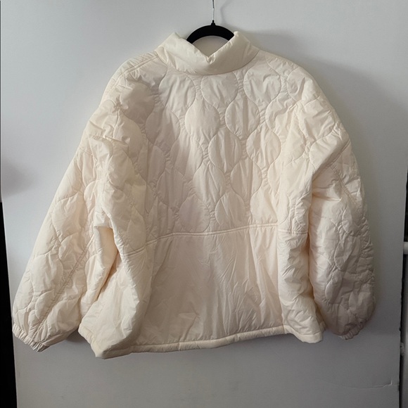 Cream Quilted Puffer Women's Jacket NWOT SZ 3X zipper and snaps 2 pockets & tie - Picture 5 of 7